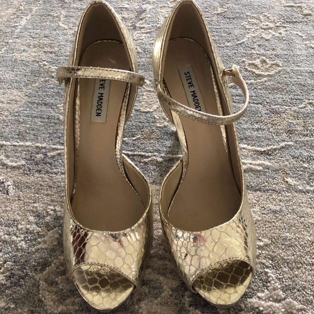 Steve Madden Gold Open-Toed Heels (sz 9.5)